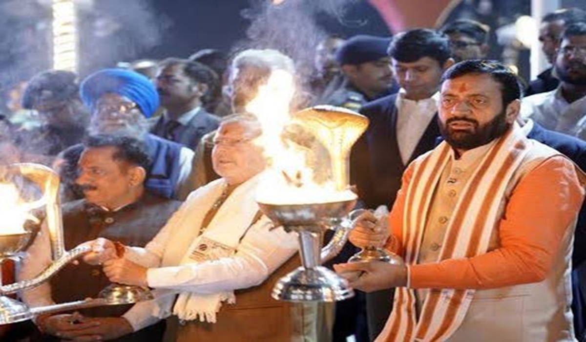 सीएम नायब सैनी की मौजूदगी में ब्रह्मसरोवर पर दिव्य आरती