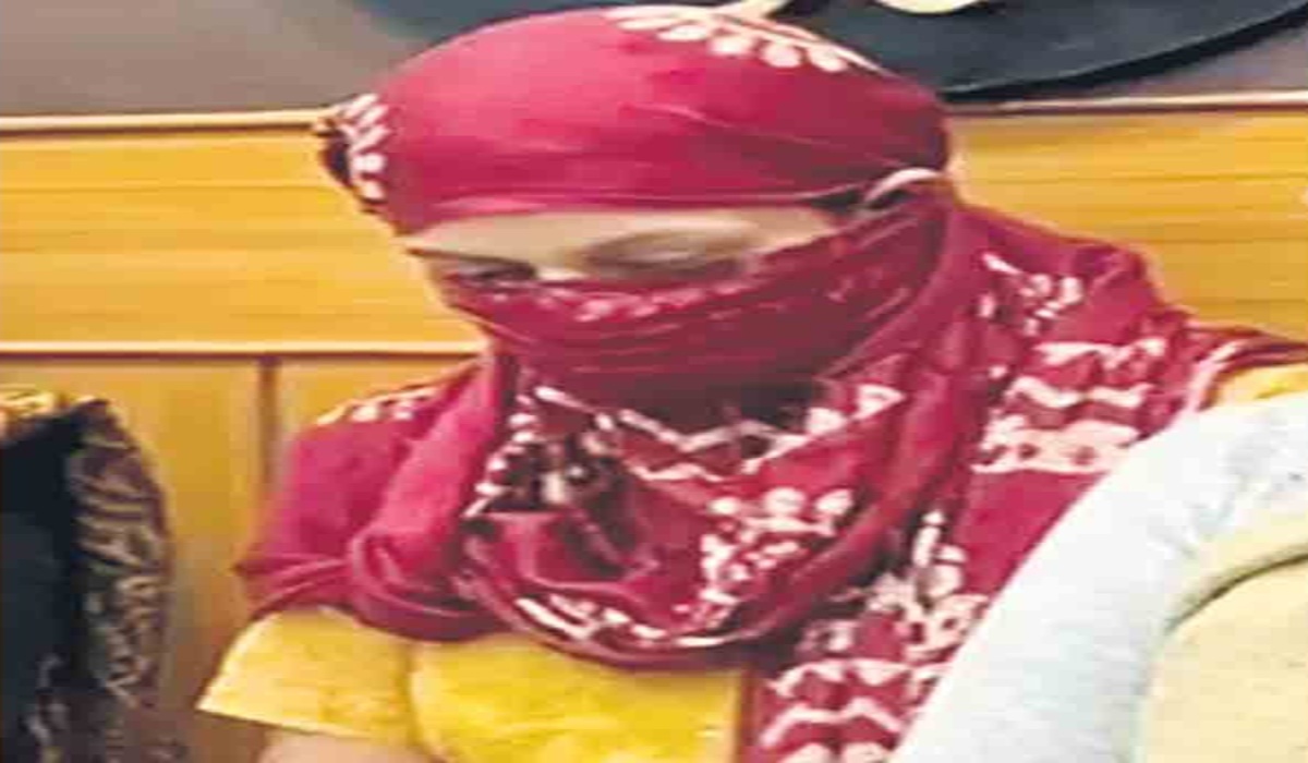 छोटे टब में शव, बंद कमरे की गुत्थी: ‘लेडी साइको किलर’ पूनम पर शक