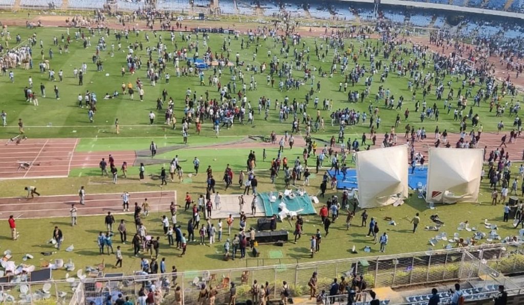 Messi event vandalized