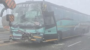 Himachal News: चंबा से दिल्ली जा रही HRTC वोल्वो बस का करनाल में Accident, धुंध के कारण ट्रक से हुई टक्कर