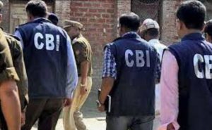 UP NEWS : CBI ने ग्रामीण बैंक के ब्रांच मैनेजर समेत दो को रिश्वत लेते रंगे हाथों पकड़ा