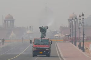 Delhi Pollution: दिल्ली-NCR को मिली को प्रदूषण से राहत, हटाई गईं ग्रैप-4 की पाबंदियां