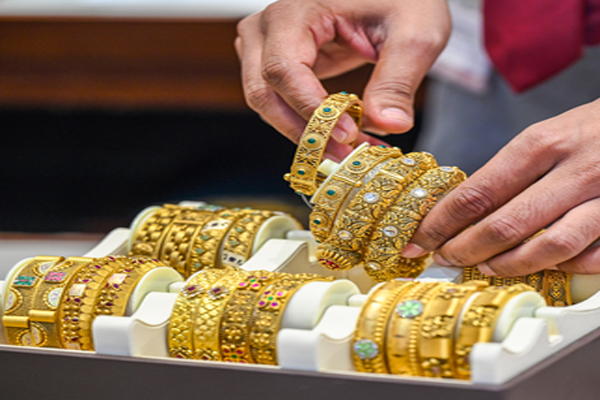 Gold-Silver Prices: सोने-चांदी की कीमतों में बड़ी गिरावट, जानें आज के Latest Rates