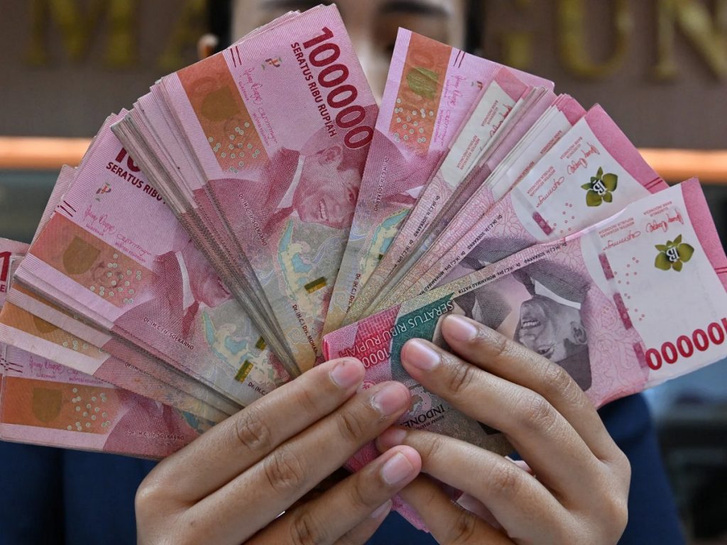 indian rupees in indonesian currency value