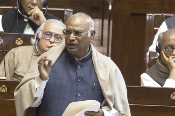 Vande Mataram: ‘मोदी-शाह नेहरू का अपमान करने का कोई मौका नहीं छोड़ते’, राज्यसभा में बोले खड़गे