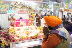 वीर बाल दिवस पर गुरूद्वारा श्री फतेहगढ़ साहिब पहुंचे CM नायब सिंह सैनी, छोटे साहिबजादों को श्रद्धांजलि अर्पित की