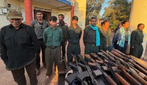 नक्सलियों के खिलाफ बड़ी कामयाबी, एक करोड़ के इनामी रामधेर समेत 12 माओवादियों ने किया सरेंडर