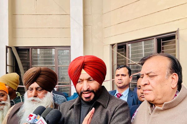 ‘विकास नहीं, राजनीति कर रही सरकार’, लुधियाना में स्कूल प्रोजेक्ट पर केंद्रीय मंत्री रवनीत बिट्टू का हमला