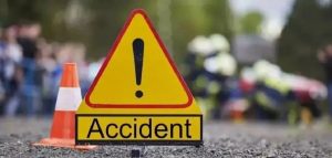 दो तेज रफ्तार बाइकों की जोरदार टक्कर, 4 लोगों की गई जान