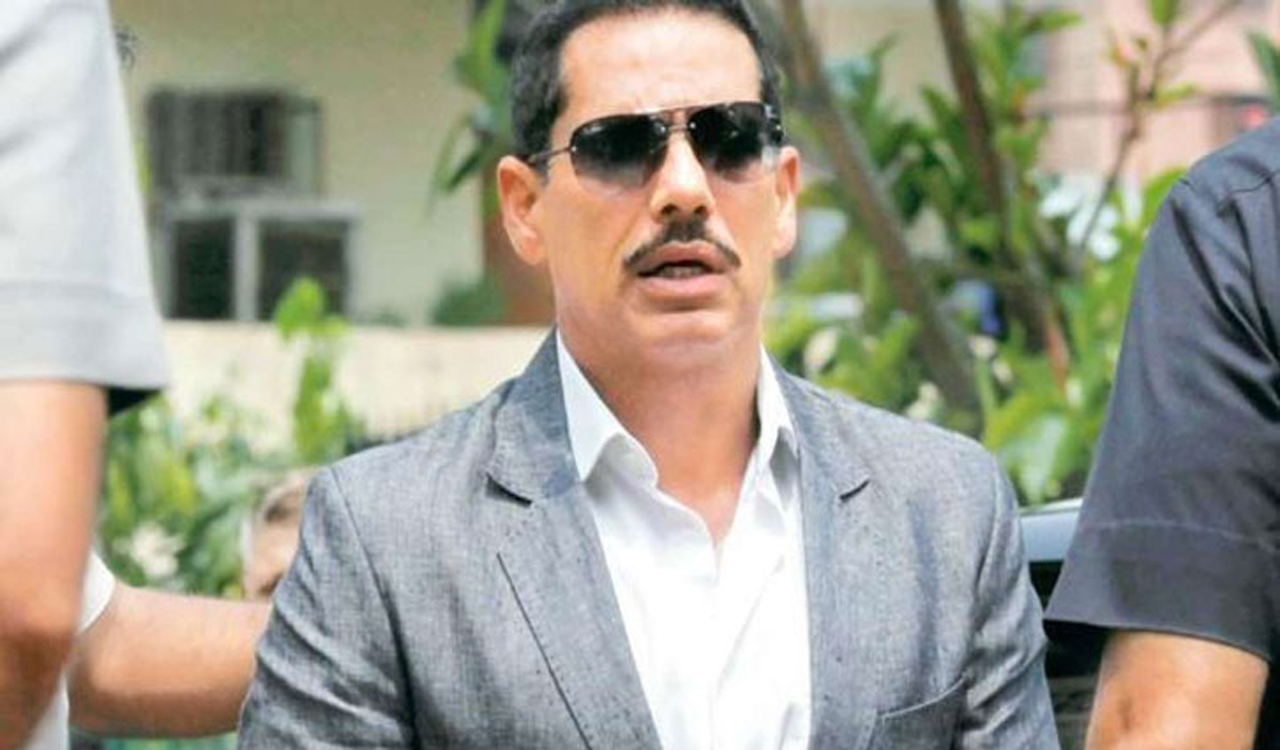 Money laundering case : दिल्ली कोर्ट आज रॉबर्ट वार्ड्रा के खिलाफ सुनवाई करेगा