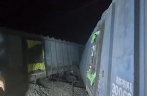 बिहार रेल हादसाः रेलवे अधिकारियों का आया बयान, कहा- बाधित रेलवे ट्रैकों को जल्द किया जाएगा ठीक