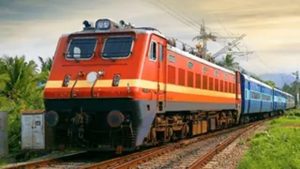 BIHAR में रेल हादसाः जंगली भैंसे से टकराई Champaran Humsafar Express, यात्रियों में मची अफरा-तफरी