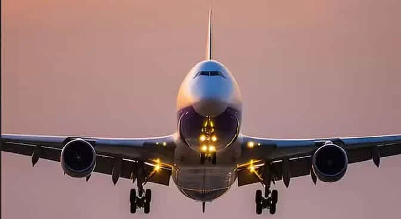 IndiGo Crisis : देश भर में उड़ानें रद्द, व्यवस्थाएं ठप… इंतजार में Finance Executiv की चली गई जान