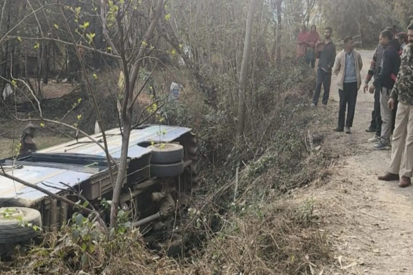 Himachal HRTC Bus Accident: सरकाघाट जा रही HRTC बस पलटी, 7 लोग घायल