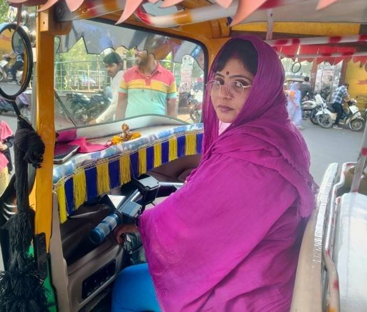 इस जिले में पहली महिला ऑटो ड्राइवर की गोली मारकर हत्या, मुख्य आरोपी पर ₹25 हजार का इनाम
