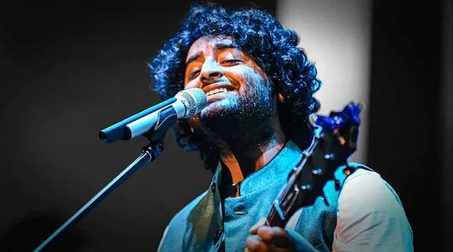 सिंगिंग के साथ-साथ रेस्टोरेंट भी चलाते हैं Arijit Singh, जहां मात्र 40 रुपये में हर कोई खा सकता है भर पेट खाना