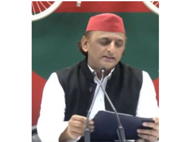 अखिलेश यादव ने नोएडा के इंजीनियर की मौत के लिए यूपी सरकार पर साधा निशाना, कहा, “‘डायल 100’ का काम था मौके पर पहुंचना।”