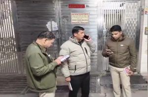दिल्ली के लक्ष्मी नगर में ट्रिपल मर्डर, 25 साल के युवक ने ऐसे उजाड़ दिया अपना पूरा परिवार, दहला देगी कहानी