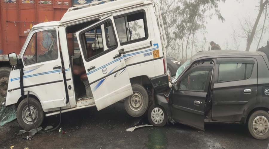 Gurdaspur Accident: ट्रक से टकराई स्कूल वैन, करीब 9 टीचरों को आई गंभीर चोटें