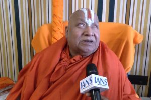 जगद्गुरु रामभद्राचार्य ने ममता बनर्जी पर कसा तंज, कहा- वह अब केवल नाम की ही बनर्जी रह गई हैं