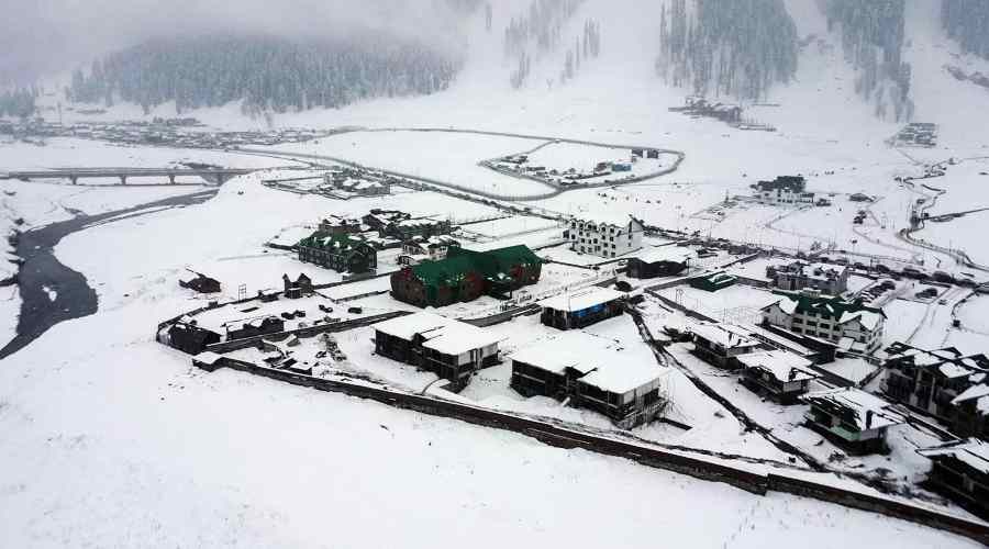 Jammu Kashmir Weather: कश्मीर और लद्दाख में जीरो से नीचे का तापमान, गुलमर्ग में सबसे ज्यादा ठंड