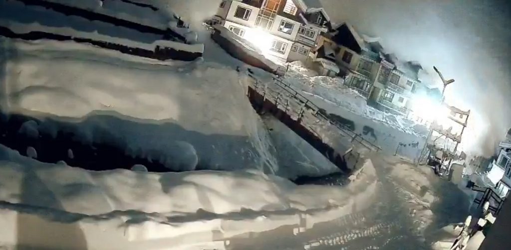 Jammu and Kashmir Heavy avalanche