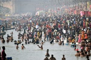 माघ मेला प्रयागराज: मकर संक्रांति पर उमड़ा आस्था का सैलाब, 2 करोड़ से ज्यादा श्रद्धालु करेंगे संगम स्नान