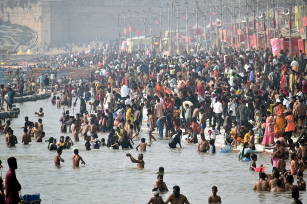 माघ मेला प्रयागराज: मकर संक्रांति पर उमड़ा आस्था का सैलाब, 2 करोड़ से ज्यादा श्रद्धालु करेंगे संगम स्नान