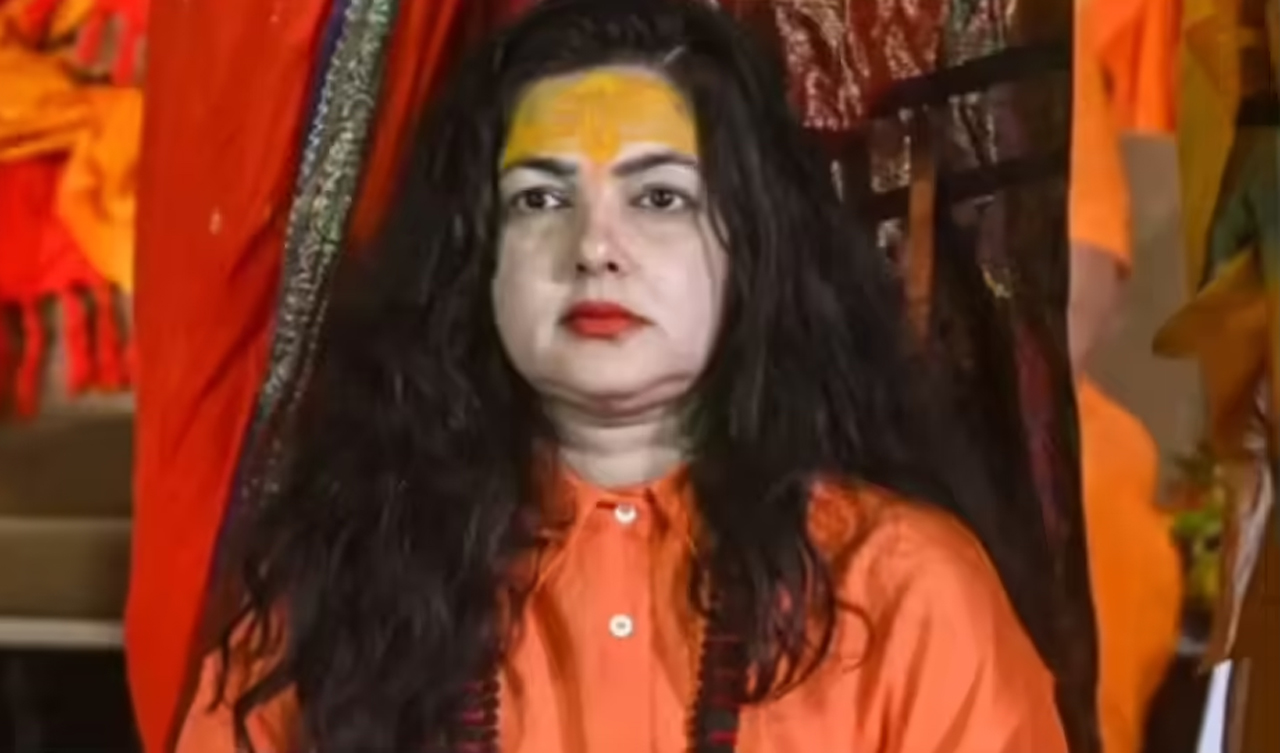 माघ मेले में हुए विवाद पर बोलीं ममता कुलकर्णी, अविमुक्तेश्वरानंद में अहंकार काफी है और ज्ञान शून्य