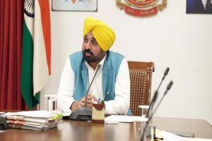 पंजाब में बड़ा डिजिटल बदलाव: 1.85 लाख लोगों को घर बैठे मिलीं 437 सेवाएं, मान सरकार ने खत्म किया दफ्तरों का चक्कर