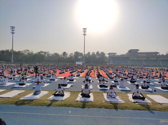 हरियाणा 12 जनवरी से 12 फरवरी तक आयोजित करेगा राज्यव्यापी सूर्य नमस्कार अभियान