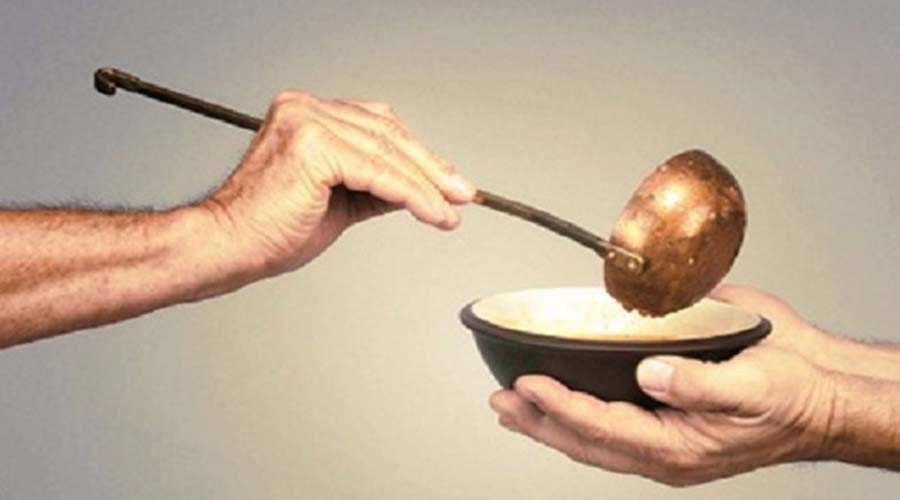 आज के दिन भूलकर भी न करें इन चीजों का दान, वरना बढ़ सकती हैं मुश्किलें