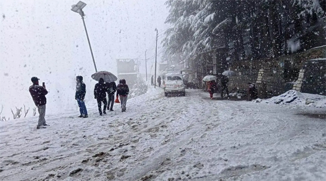 हिमाचल प्रदेश में 48 घंटे भारी बारिश और बर्फबारी के आसार