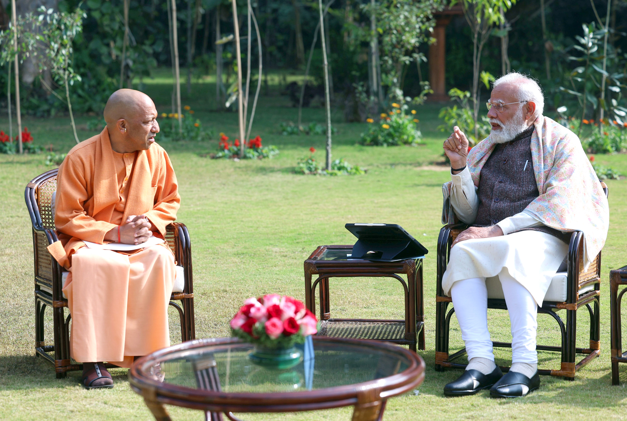 PM मोदी और योगी आदित्यनाथ के बीच हुई हाई-लेवल मीटिंग, यूपी में मंत्रिमंडल विस्तार को लेकर हचलल तेज
