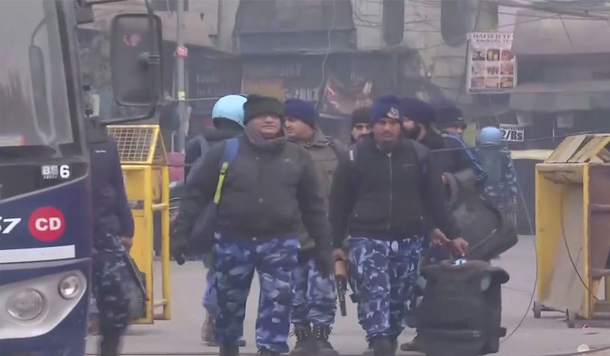 Turkman Gate इलाके में पास बधाई गई सुरक्षा, पत्थरबाजों की तलाश में छापेमारी जारी