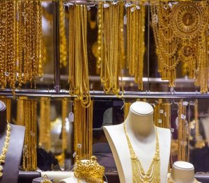 Gold-Silver Rate: गिरावट के बाद सोने में लौटी तेजी, चांदी भी 10 हजार रुपये से अधिक हुई महंगी
