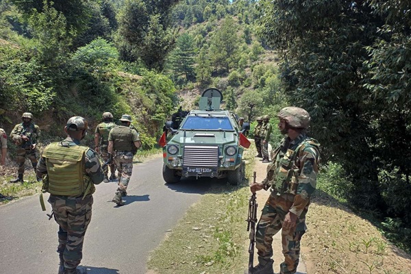 J&K: कठुआ में सुरक्षाबलों की बड़ी कार्रवाई, बिलावर में पाकिस्तानी जैश आतंकी ढेर