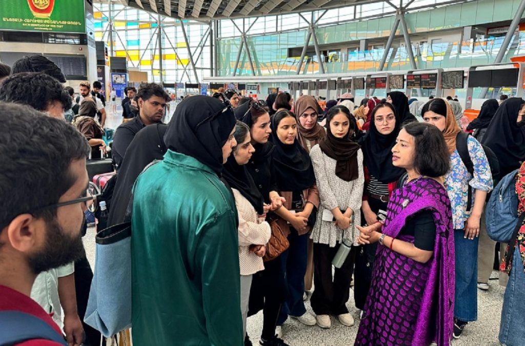 kashmiri students return home from iran