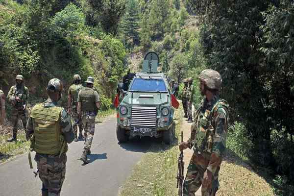 Jammu Kashmir: उधमपुर में सुरक्षाबलों और आतंकियों में मुठभेड़, जैश के दो आतंकी ढेर