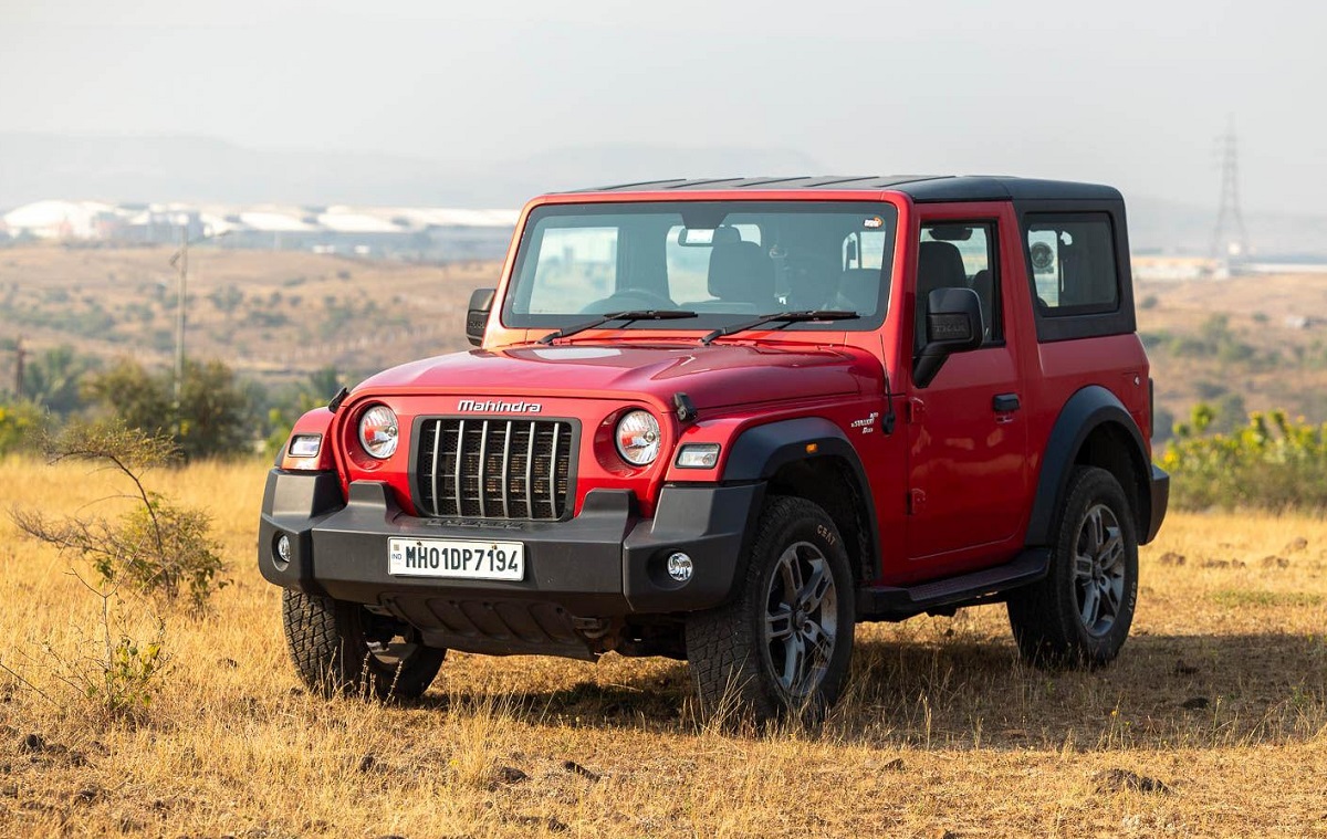 Mahindra का ग्राहकों को बड़ा झटका, Thar की कीमतों में किया इजाफा