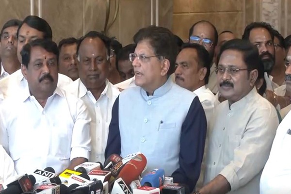 तमिलनाडु में AMMK की NDA में वापसी, पीयूष गोयल बोले- DMK की भारत विरोधी सरकार को मिलकर हराएंगे