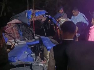 बिहार: भागलपुर में बस ने दो गाड़ियों को मारी खतरनाक टक्कर; चार लोगों की हुई मौत, 11 घायल