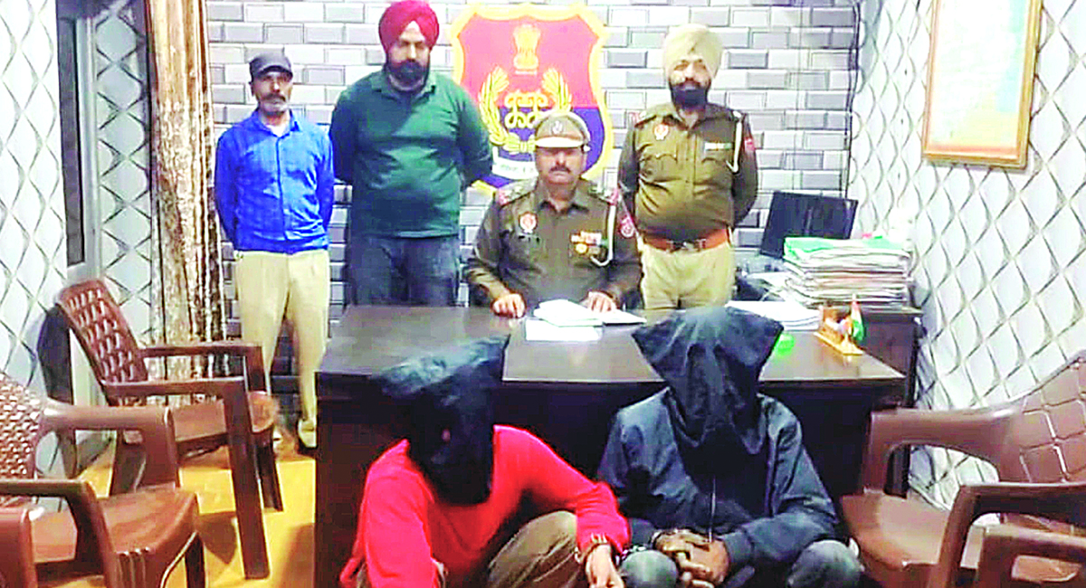 जंडियाला गुरु में युवक की हुई हत्या का पुलिस ने किया खुलासा, 2 आरोपी गिरफ्तार