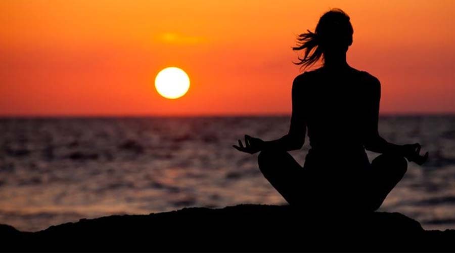 सुबह 3 से 4 बजे के बीच अचानक खुलती है नींद? जानिए क्या कहती है आध्यात्मिक परंपरा