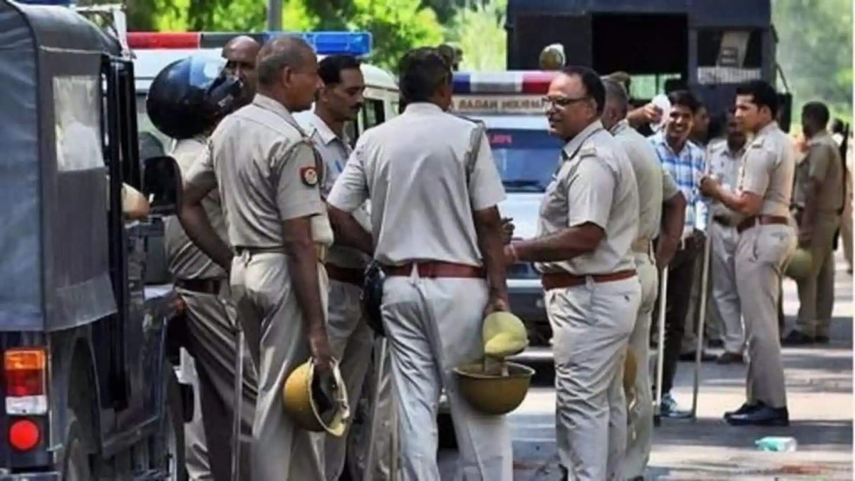 दिल्ली के नौ स्कूलों को मिली बम से उड़ाने की धमकी, मौके पर पहुंचा बम निरोधक दस्ता
