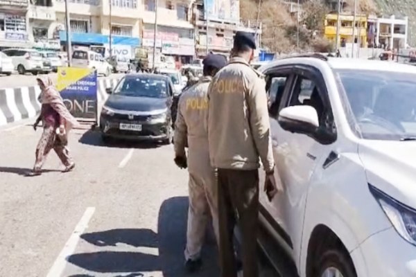 दिल्ली पुलिस ने रोहड़ू से गिरफ्तार किए 3 कांग्रेस वर्कर, हिमाचल पुलिस ने छुड़वाएं