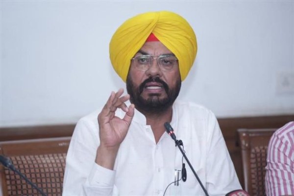सुखबीर बादल दोहरी राजनीति कर रहे हैं, पुराने झूठ से पंजाब को कर रहे हैं गुमराह: कुलदीप सिंह धालीवाल