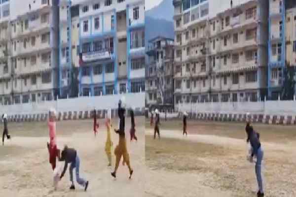 25 किलो वजन उठाकर दौड़ी बेटी, गिरकर भी नहीं हारी…धर्मपुर की इस बेटी का जज्बा बना मिसाल