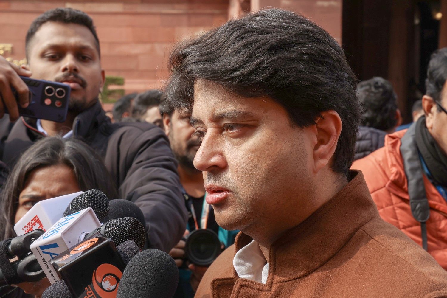 भारत संचार निगम लिमिटेड निदेशक को विशेष सुविधा मिलने पर सख्त हुए सिंधिया, जांच के आदेश