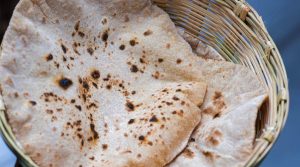 रोटियां गिनकर बनाना शुभ होता है या अशुभ? जानें क्या कहता है वास्तु शास्त्र